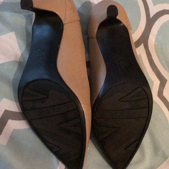 Heels - Picture 5 of 5